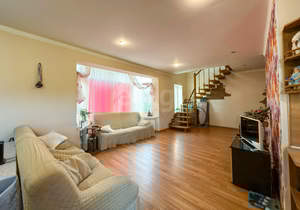 Дом 184м&sup2;, 3-этажный, участок 6 сот.  