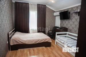 Дом 351м&sup2;, 3-этажный, участок 5 сот.  