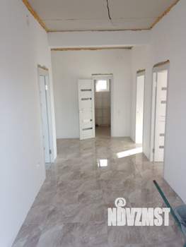 Дом 100м&sup2;, 1-этажный, участок 6 сот.  