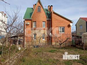 Дом 302м&sup2;, 3-этажный, участок 10 сот.  