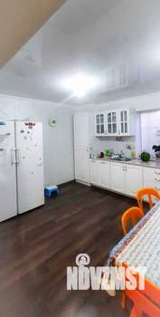 Дом 100м&sup2;, 2-этажный, участок 1 сот.  