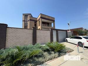 Дом 330м², 2-этажный, участок 6 сот.  