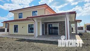 Коттедж 263м&sup2;, 2-этажный, участок 10 сот.  