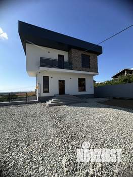 Коттедж 257м&sup2;, 3-этажный, участок 7 сот.  