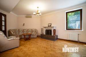 Дом 340м², 2-этажный, участок 3 сот.  