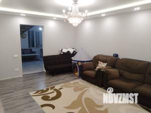 Дом 180м², 2-этажный, участок 5 сот.  