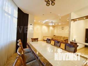 Коттедж 280м², 2-этажный, участок 6 сот.  