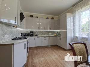 Дом 220м², 2-этажный, участок 6 сот.  