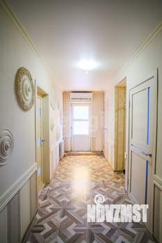 Дом 420м&sup2;, 3-этажный, участок 8 сот.  