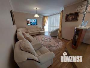 Дом 275м², 2-этажный, участок 3 сот.  