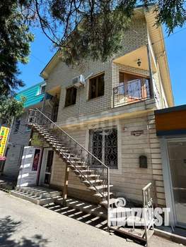 Дом 112м&sup2;, 3-этажный, участок 1 сот.  