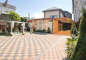 Дом 258м&sup2;, 3-этажный, участок 6 сот.  