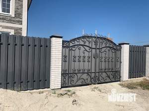 Дом 200м&sup2;, 2-этажный, участок 4 сот.  