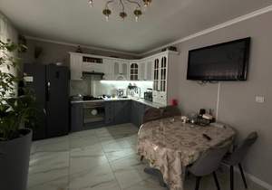 Дом 208м&sup2;, 3-этажный, участок 4 сот.  