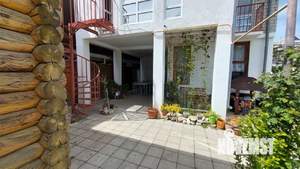 Дом 300м&sup2;, 2-этажный, участок 6 сот.  