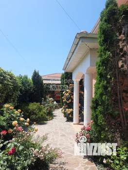 Дом 371м&sup2;, 3-этажный, участок 11 сот.  