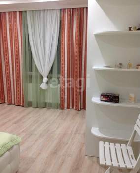 Дом 240м&sup2;, 1-этажный, участок 10 сот.  