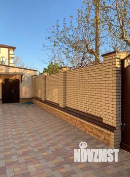 Коттедж 280м&sup2;, 2-этажный, участок 12 сот.  