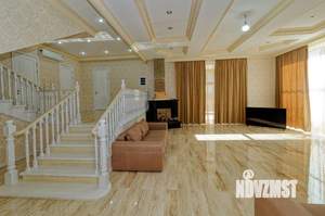 Дом 387м², 2-этажный, участок 6 сот.  