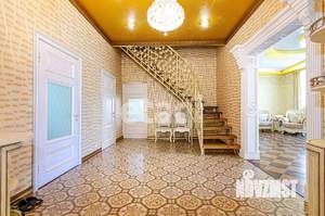 Дом 264м&sup2;, 3-этажный, участок 3 сот.  