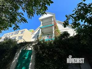 Дом 300м&sup2;, 2-этажный, участок 5 сот.  