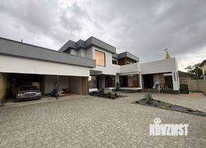 Дом 300м², 2-этажный, участок 6 сот.  