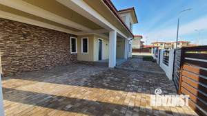 Дом 263м², 2-этажный, участок 10 сот.  