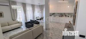 Дом 195м&sup2;, 2-этажный, участок 6 сот.  