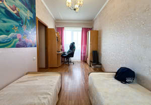 Дом 184м&sup2;, 3-этажный, участок 6 сот.  