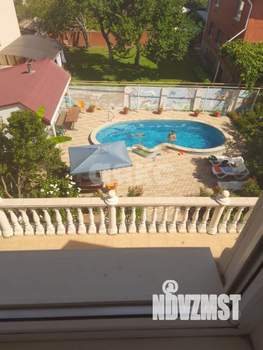 Дом 348м&sup2;, 3-этажный, участок 7 сот.  