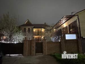 Дом 650м&sup2;, 3-этажный, участок 6 сот.  