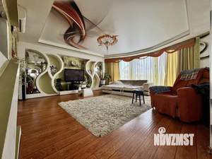 Дом 291м², 2-этажный, участок 10 сот.  