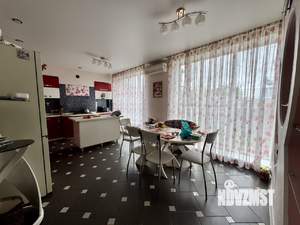 Дом 291м², 2-этажный, участок 10 сот.  