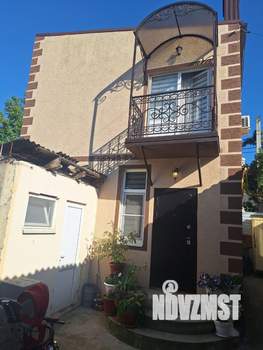 Дом 70м&sup2;, 2-этажный, участок 1 сот.  