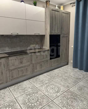 Дом 175м&sup2;, 2-этажный, участок 7 сот.  