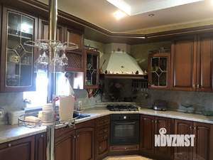 Дом 353м&sup2;, 2-этажный, участок 6 сот.  