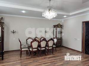 Дом 315м&sup2;, 3-этажный, участок 10 сот.  