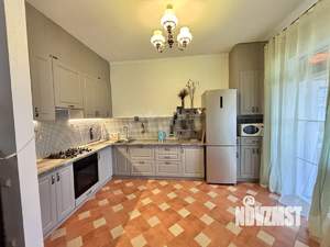 Дом 181м², 2-этажный, участок 9 сот.  