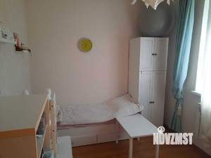 Дом 90м&sup2;, 2-этажный, участок 4 сот.  