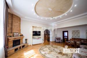 Дом 387м&sup2;, 3-этажный, участок 7 сот.  