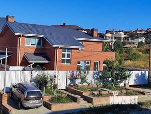 Дом 289м², 3-этажный, участок 3 сот.  