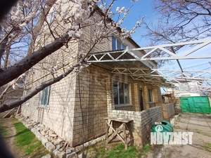 Дом 198м&sup2;, 2-этажный, участок 4 сот.  