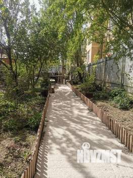 Дом 320м&sup2;, 2-этажный, участок 4 сот.  