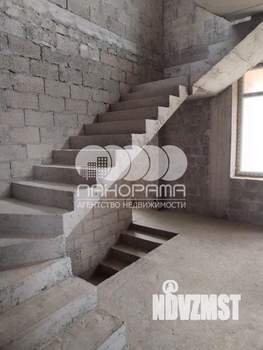 Дом 221м², 2-этажный, участок 5 сот.  