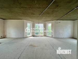 Дом 350м&sup2;, 3-этажный, участок 10 сот.  