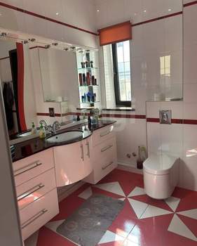 Дом 485м&sup2;, 2-этажный, участок 7 сот.  