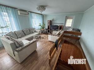 Дом 220м², 3-этажный, участок 10 сот.  