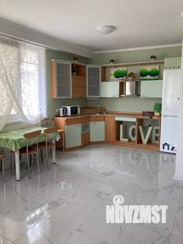 Таунхаус 80м², 2-этажный, участок 1 сот.  