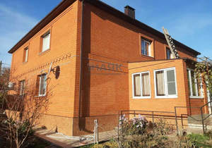 Дом 373м&sup2;, 2-этажный, участок 10 сот.  