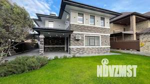 Коттедж 210м&sup2;, 2-этажный, участок 5 сот.  